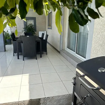 ヴィラ Piscine De La Garrigue *