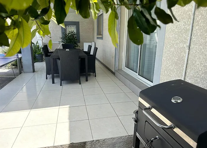 Villa Piscine De La Garrigue *